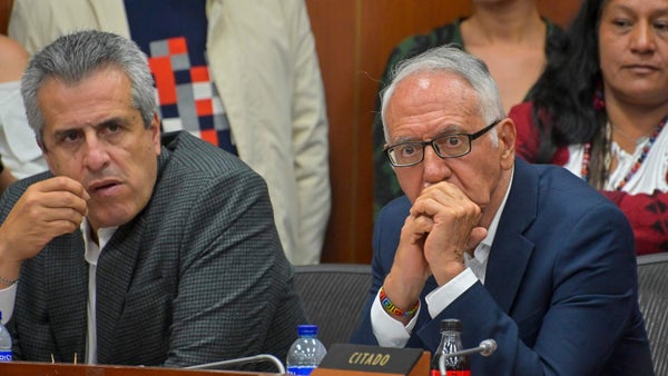 Sistema de salud colombiano pasa a observación por crisis financiera y derrota de reforma