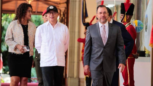 Petro dice que presentó a opositores venezolanos un plan para lograr "la paz política" Petro dice que presentó a opositores venezolanos un plan para lograr "la paz política"