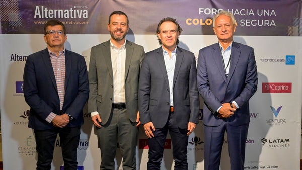 Destacados invitados en el Foro "Hacia una Colombia segura" organizado por Revista Alternativa