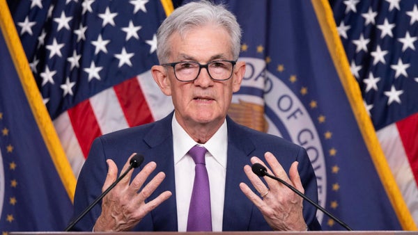 Expectativa positiva en Wall Street ante discurso de Powell con anuncios de tasas de interés