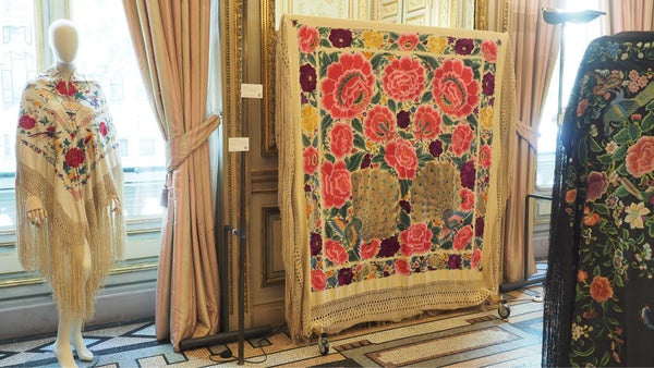 Se inaugura en Madrid la exposición la Ruta del mantón de Manila, símbolo de intercambio entre culturas