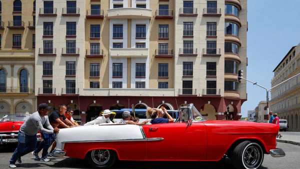 Cuba cree que "no es realista" que Trump deporte cubanos de forma masiva Cuba cree que "no es realista" que Trump deporte cubanos de forma masiva