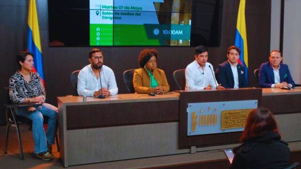 Los verdes 'petristas' piden la expulsión de Iván Name y Sandra Ortíz