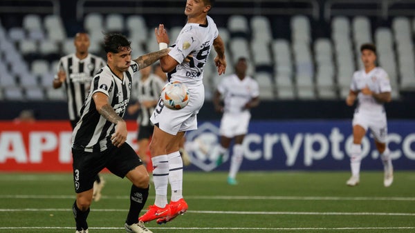 Botafogo se impone con esfuerzo a Liga y iguala al Junior en la cúspide del Grupo D