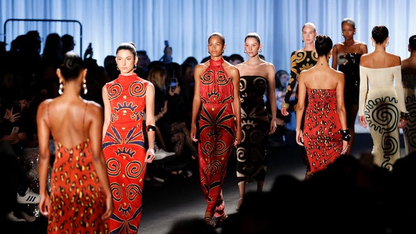 Alta costura con conciencia social, epicentro de las pasarelas del Bogotá Fashion Week