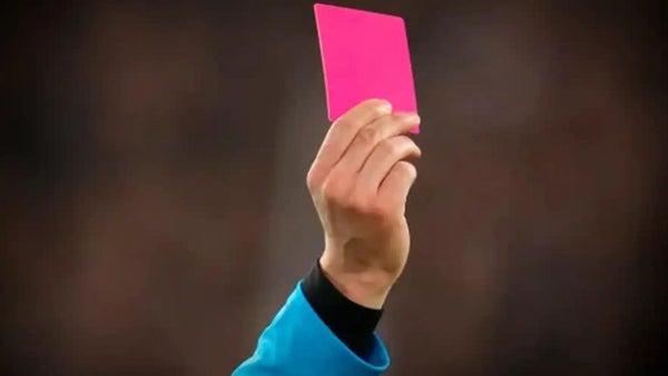 Conmebol introducirá la tarjeta rosa en la Copa América 2024