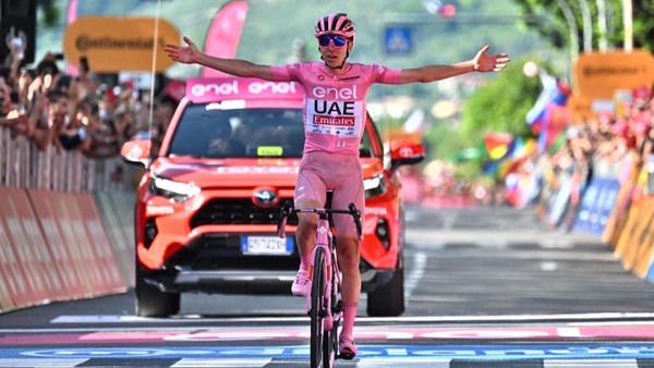 Pogacar gana su sexta etapa y demuestra el bajo nivel en el Giro 2024