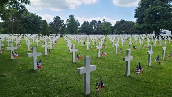 La "capital de las ruinas" recuerda a las decenas de miles de civiles muertos en Normandía