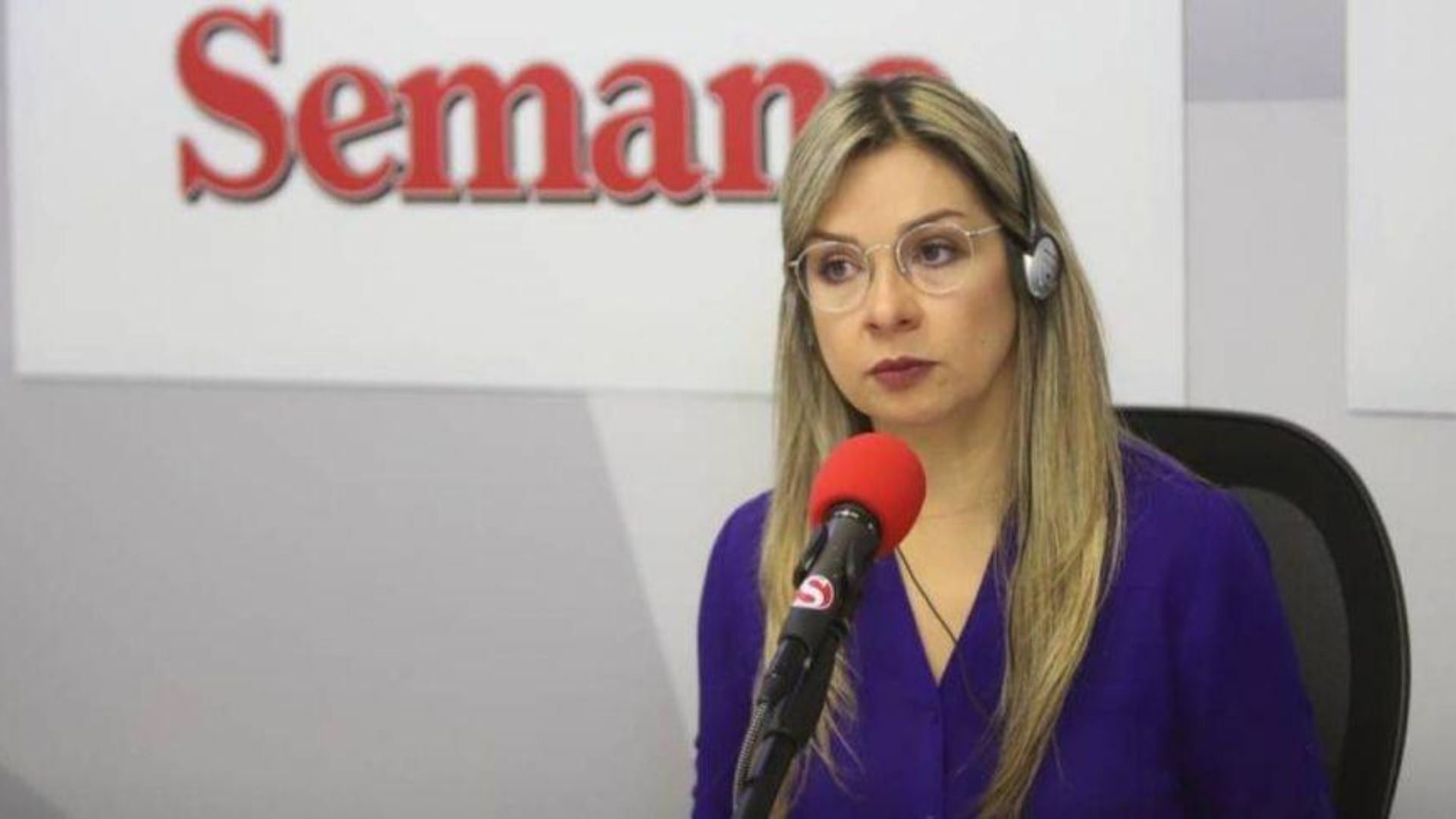 Vicky Dávila Vicky Davila//Candidata//Presidencia//candidata presidencia//periodista//Gustavo Petro//Mujer Presidente//Revista Alternativa//REvista Cambio// Revista semana