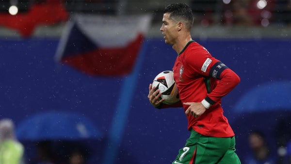 Conceiçao se viste de Cristiano y salva a Portugal Conceiçao se viste de Cristiano y salva a Portugal