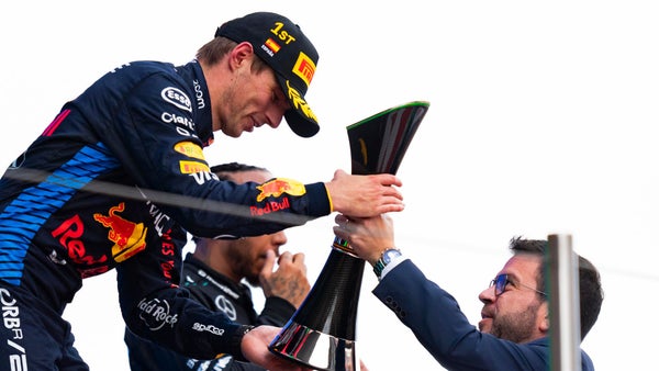 Max Verstappen reina en Barcelona con Sainz sexto y Alonso, sin puntos