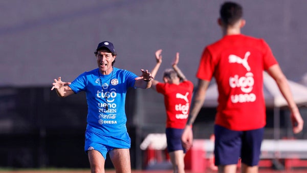 Garnero dice que Paraguay necesita "reducir los espacios" para frenar a Vinicius Garnero dice que Paraguay necesita "reducir los espacios" para frenar a Vinicius