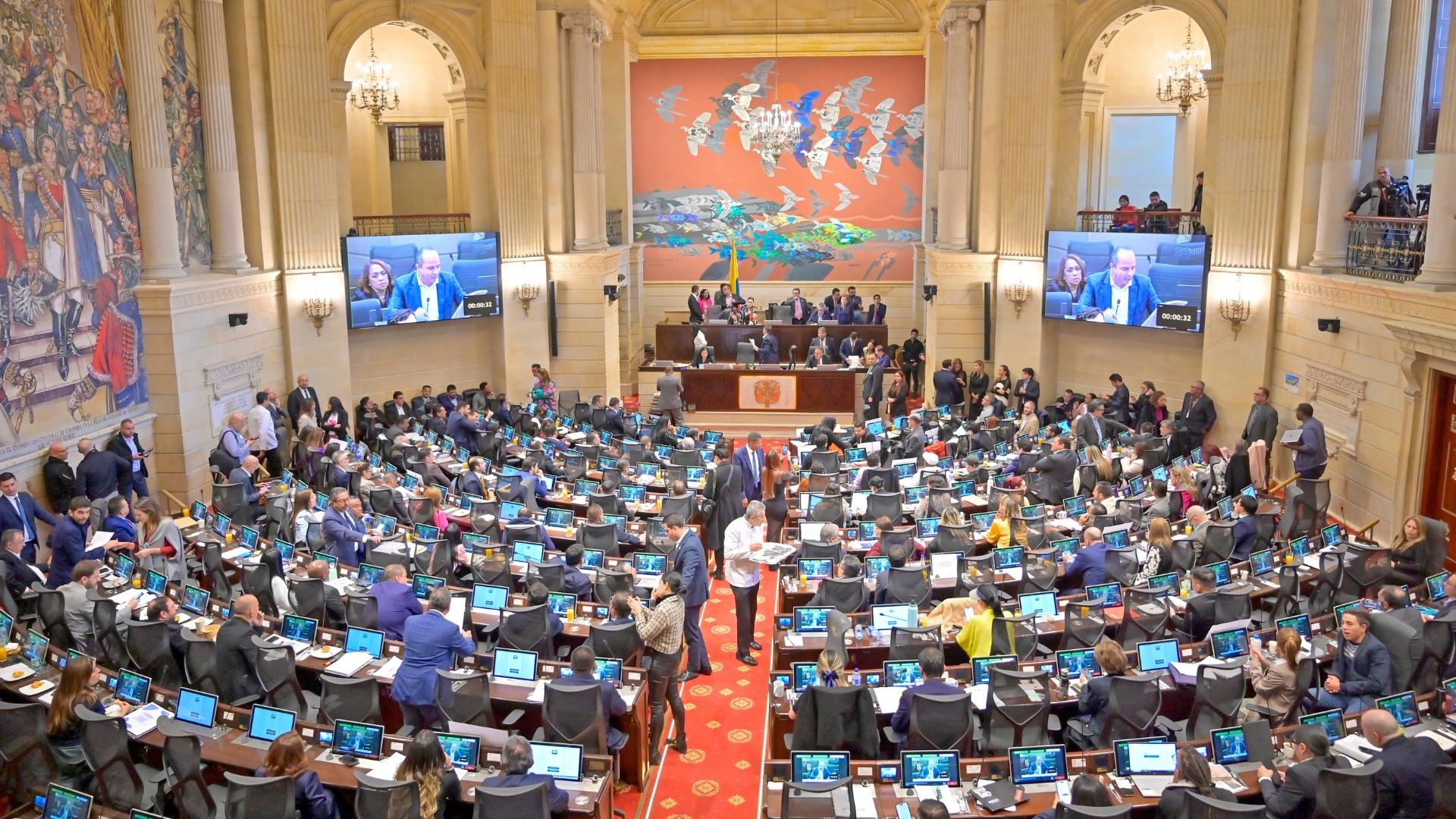 Congreso Senado / Colombiano / crisis / Combustible / Revista Alternativa