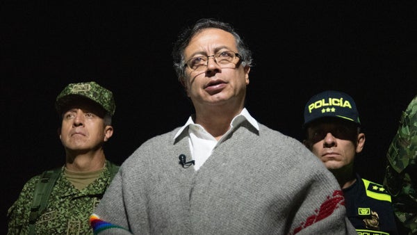 CNE se reúne para decidir posibles cargos contra la campaña de Gustavo Petro por presunta violación de topes