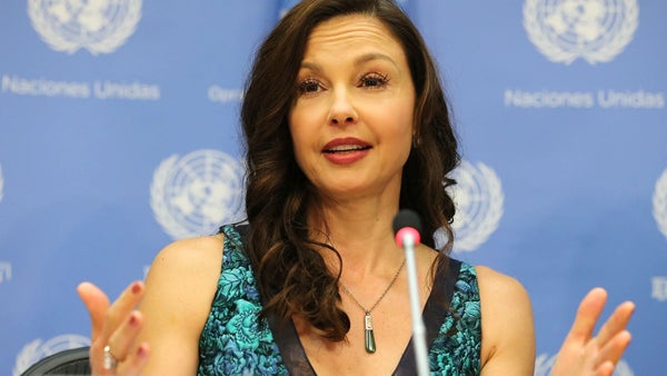 Ashley Judd pide a Joe Biden que "se haga a un lado"