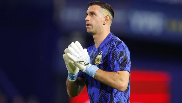 'Dibu' Martínez acepta la sanción de la FIFA: "Trataré de no ofender más a nadie" 'Dibu' Martínez acepta la sanción de la FIFA: "Trataré de no ofender más a nadie"