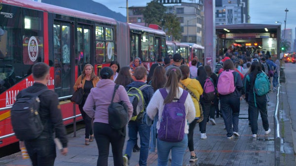 Anif mejora su pronóstico: la economía crecerá 1,7% en 2024 y 2,4% en 2025