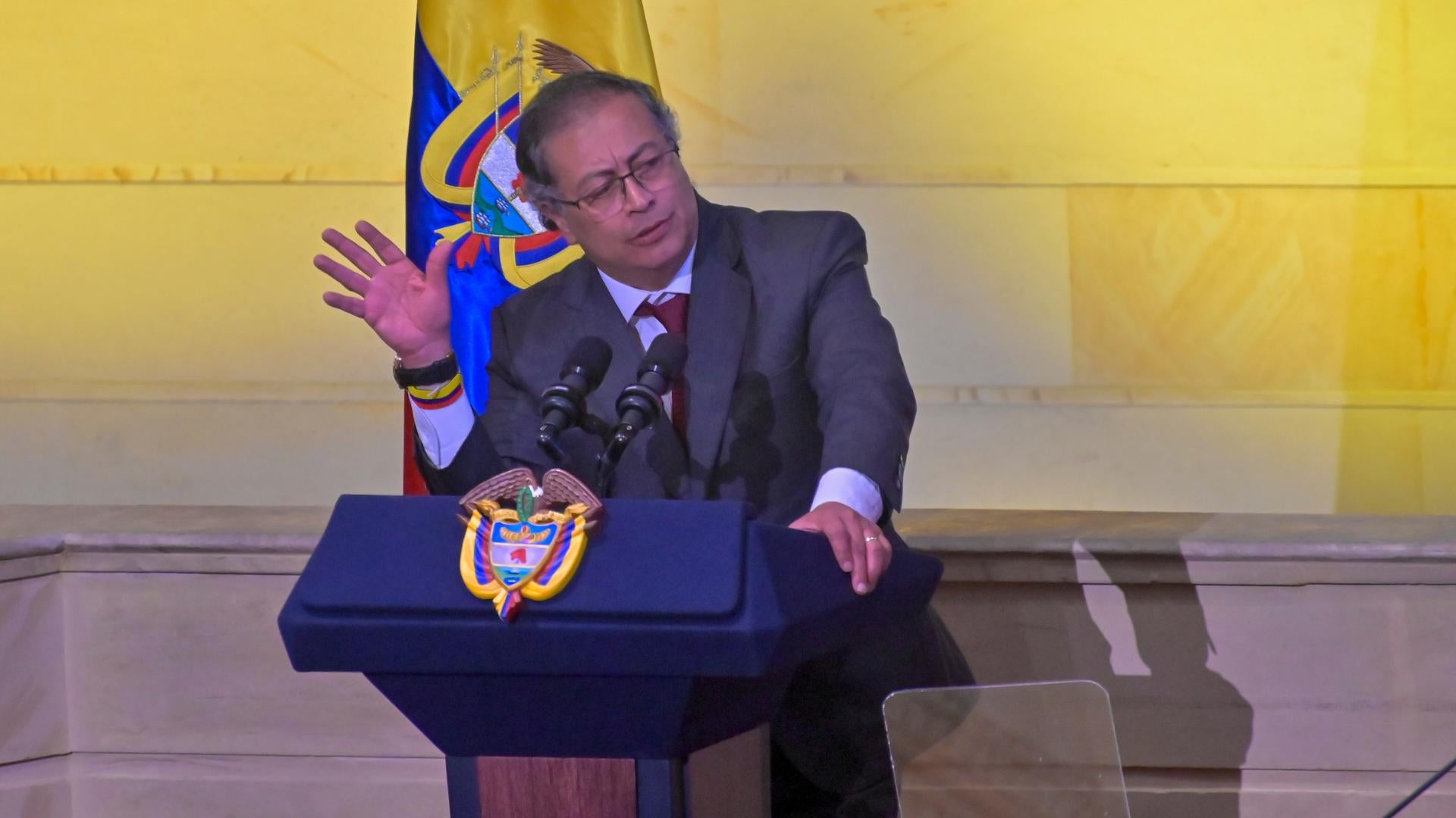 Gustavo Petro, Congreso; Senado; camara de representantes; colombia; senadores; congrecistas, Revista Alternativa