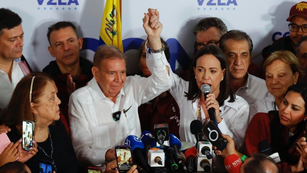 María Corina Machado dice que el "nuevo presidente electo" es Edmundo González Urrutia