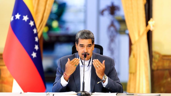 Nicolás Maduro pide al Parlamento que se apruebe "muy rápido" la ley contra el fascismo Nicolás Maduro pide al Parlamento que se apruebe "muy rápido" la ley contra el fascismo