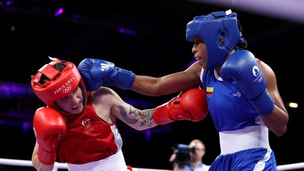 Ingrid Valencia demuestra su fuerza y destroza a la australiana Monique Suraci