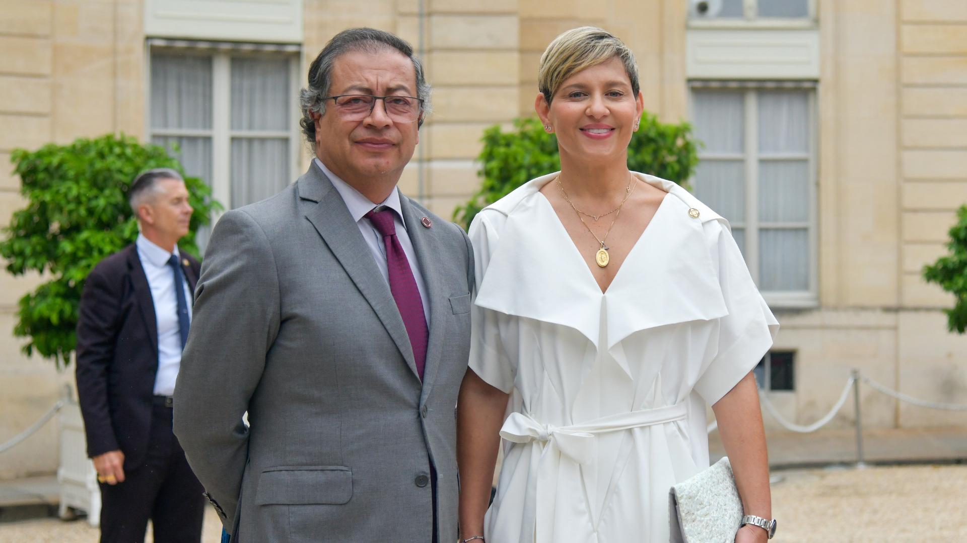 Gustavo Petro y Veronica Alcocer Gustavo Petro/ presidente Petro/ Colombia/ Pacto Historico/ Revista Alternativa/presidente de colombia/Primera dama/ Veronica Alcocer