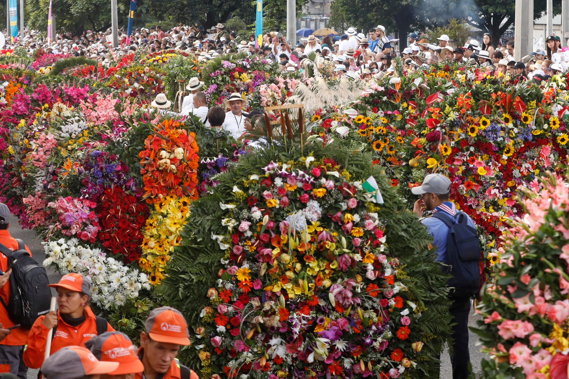 Medellin//desfile silleteros//feria de flores//revista alternativa// Colombia