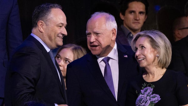 Los demócratas confirman a Tim Walz como el candidato vicepresidente de Kamala Harris Los demócratas confirman a Tim Walz como el candidato vicepresidente de Kamala Harris