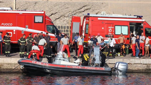 Recuperado un quinto cadáver del interior del yate hundido en Sicilia Recuperado un quinto cadáver del interior del yate hundido en Sicilia