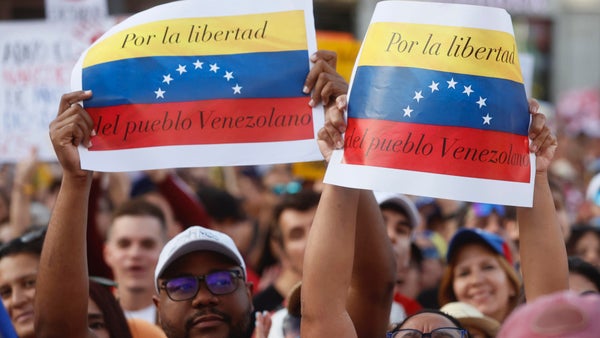 España no reconocerá la victoria de Maduro ni de la oposición si no se verifican las actas