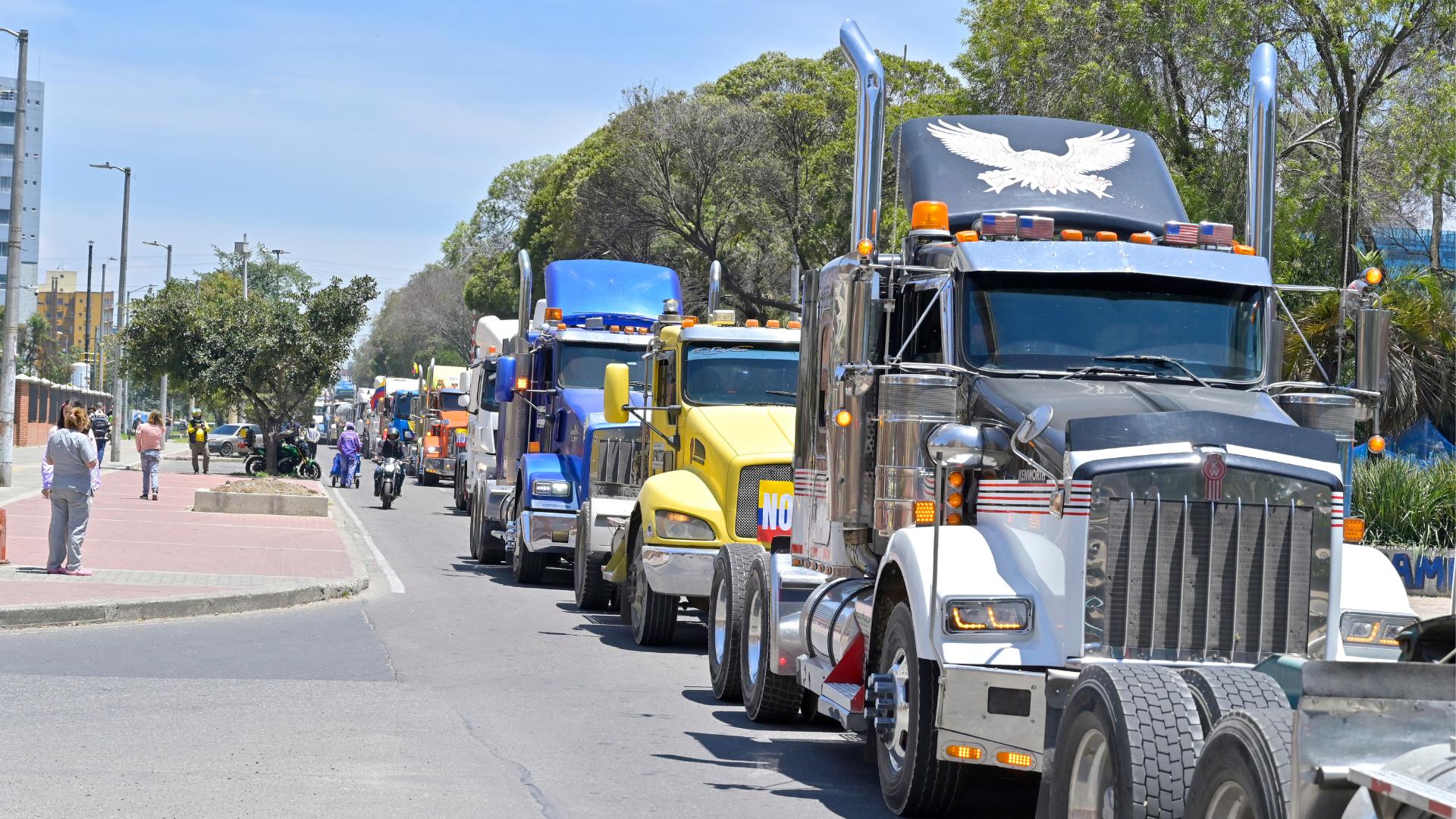 Paro// Camioneros// Alza// Precio// ACPM// Arancel// Revista Alternativa// Noticias Caracol// Noticias RCN// RCN Radio// La FM// Blu Radio// W Radio// Caracol Radio// Red Más Noticias// Revista Semana// Infobae// La Silla Vacía// La Razón// Las 2 Orillas//