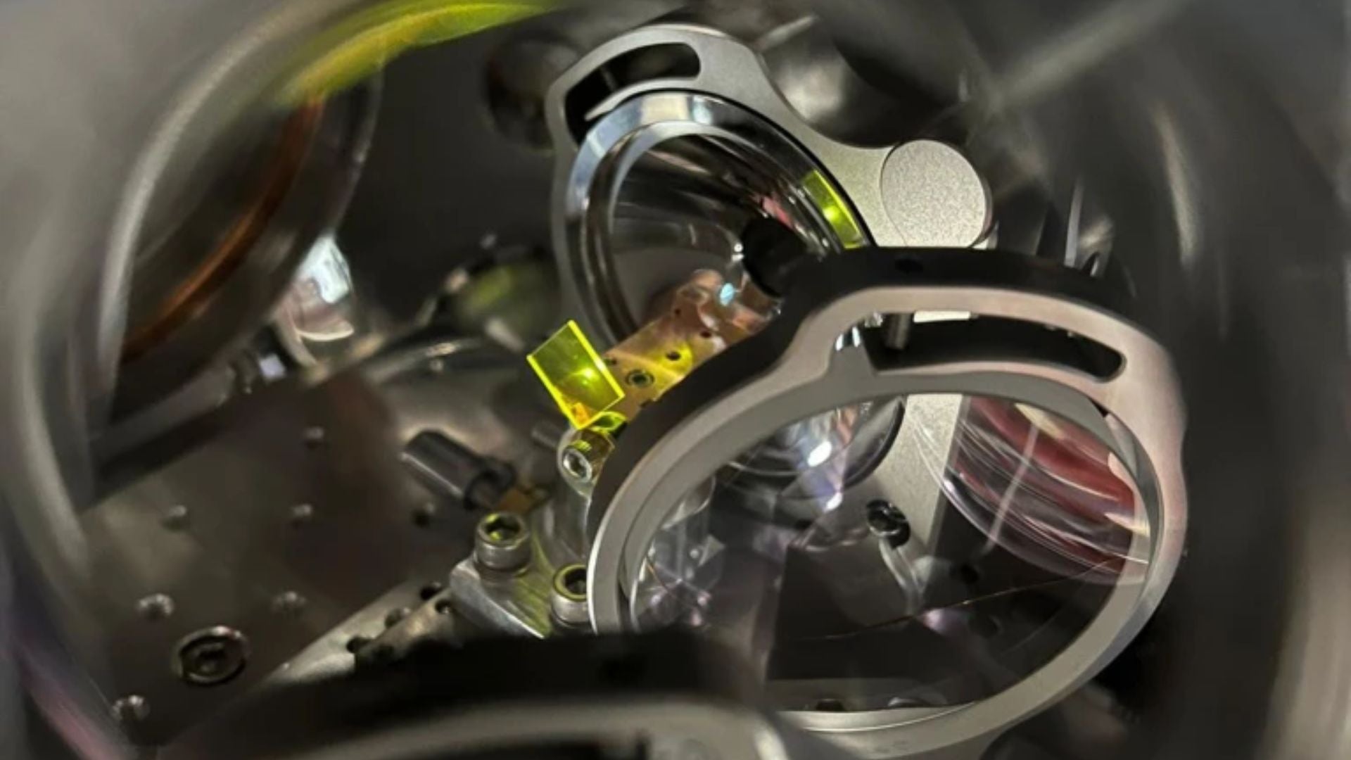 Reloj nuclear//Nature//Precisión//Revista Alternativa