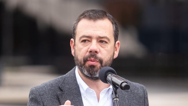 Bogotá tiene gasolina para seis días: alcalde Carlos Fernando Galán Bogotá tiene gasolina para seis días: alcalde Carlos Fernando Galán