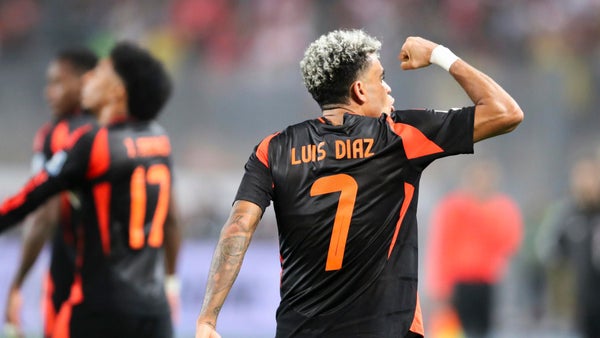 Colombia se enredó en Lima y Lucho Díaz salvó una noche para el olvido