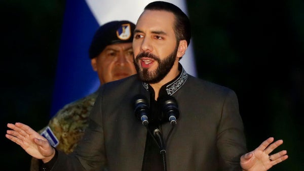 Bukele le promete a los salvadoreños no gastar más de lo que produce el país a partir del 2025