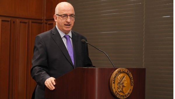 Banco de la República recorta tasas de interés de 10,75% a 10,25% y de paso reelige a Villar Banco de la República recorta tasas de interés de 10,75% a 10,25% y de paso reelige a Villar