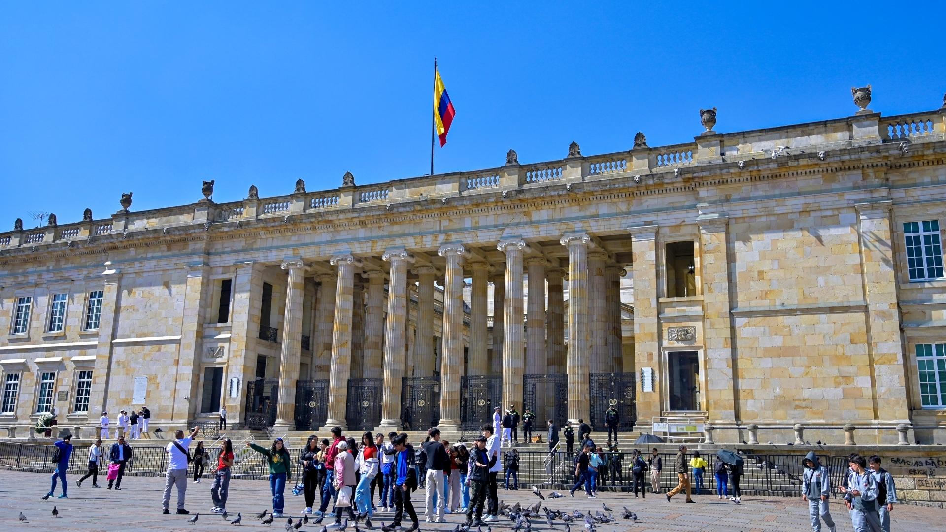 Congreso// Revista Alternativa// Noticias Caracol// Noticias RCN// RCN Radio// La FM// Blu Radio// W Radio// Caracol Radio// Red Más Noticias// Revista Semana// Infobae// La Silla Vacía// La República// La Razón// Las 2 Orillas// Valora Analitik//