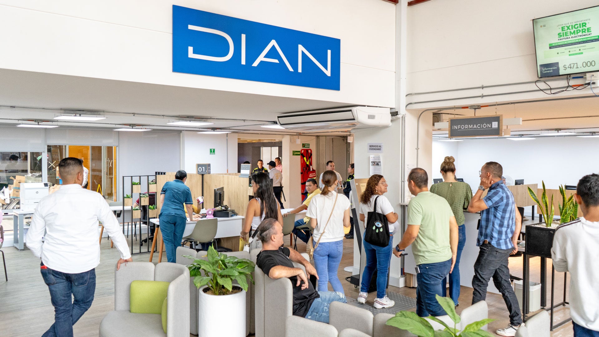 DIAN// RUT// Revista Alternativa// Noticias Caracol// Noticias RCN// RCN Radio// La FM// Blu Radio// W Radio// Caracol Radio// Red Más Noticias// Revista Semana// Infobae// La Silla Vacía// La Razón// Las 2 Orillas//