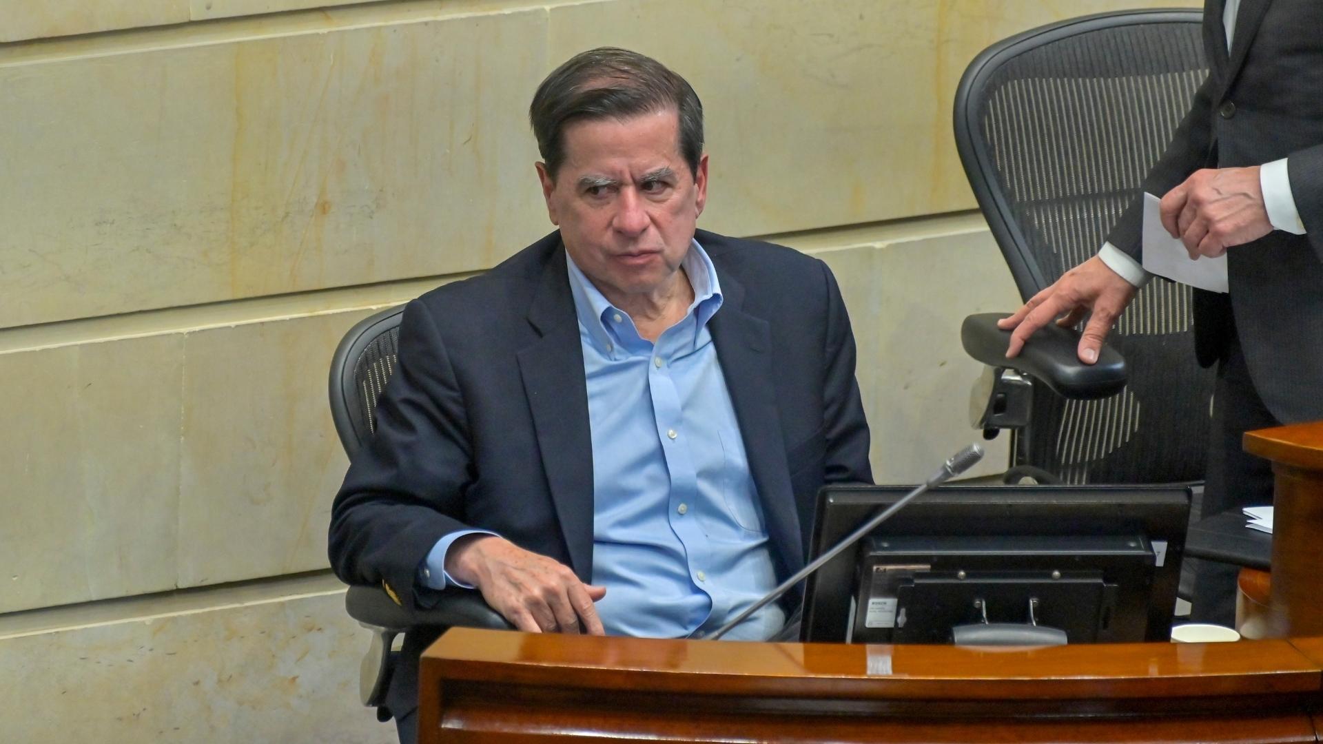 Juan Fernando Cristo// ministro del Interior// combustible// Catatumbo// Revista Alternativa// Noticias Caracol// Noticias RCN// RCN Radio// La FM// Blu Radio// W Radio// Caracol Radio// Red Más Noticias// Revista Semana// Infobae// La Silla Vacía// La Razón// Las 2 Orillas//