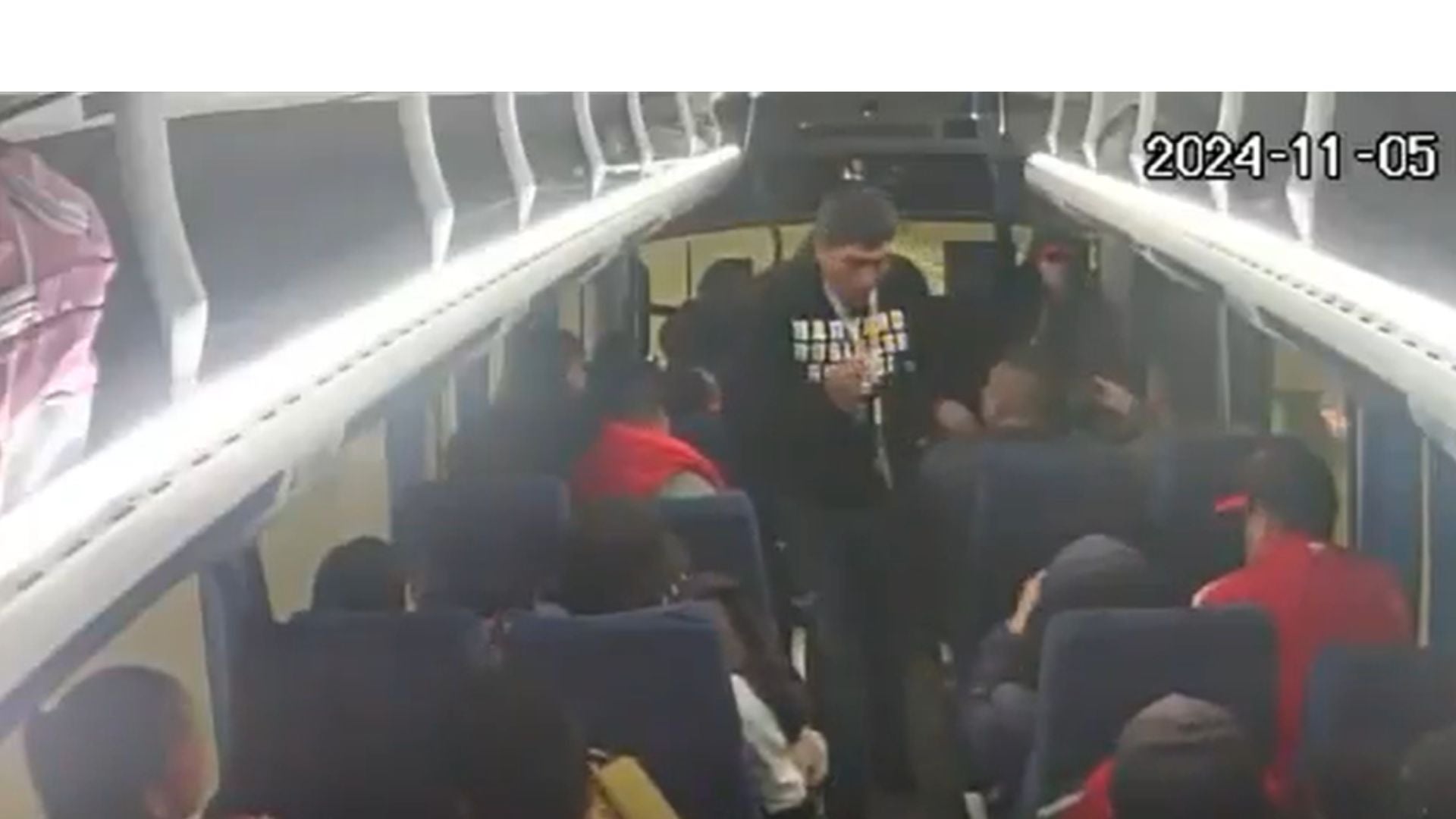 Robo a bus intermunicipal en Bogotá Robo bus/ Revista Alternativa / Noticias Caracol / RCN / WRadio / Caracol Radio / Redmas / lafm / Revista Semana / Infobae