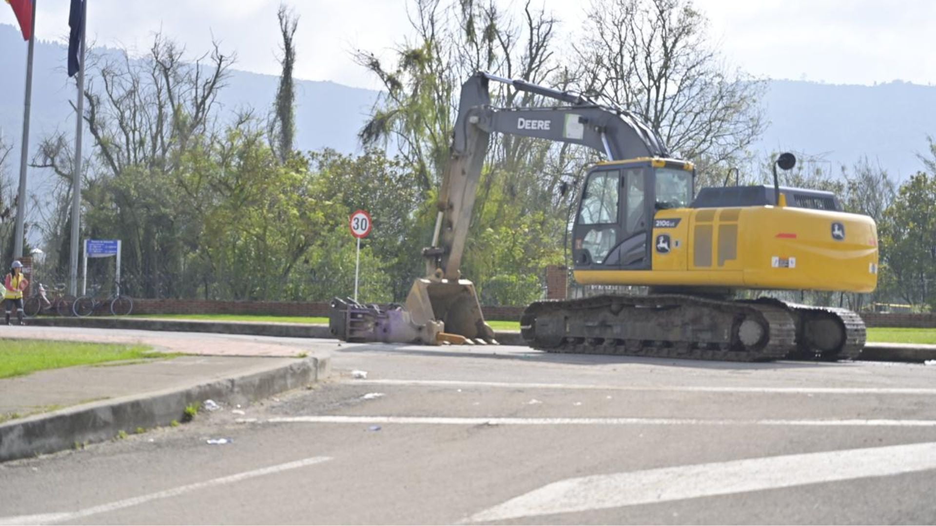 Inundaciones al norte de Bogotá, cerca a colegios. Norte de Bogotá/ inundaciones/ lluvias/ Revista Alternativa / Noticias Caracol / RCN / WRadio / Caracol Radio / Redmas / lafm / Revista Semana / Infobae