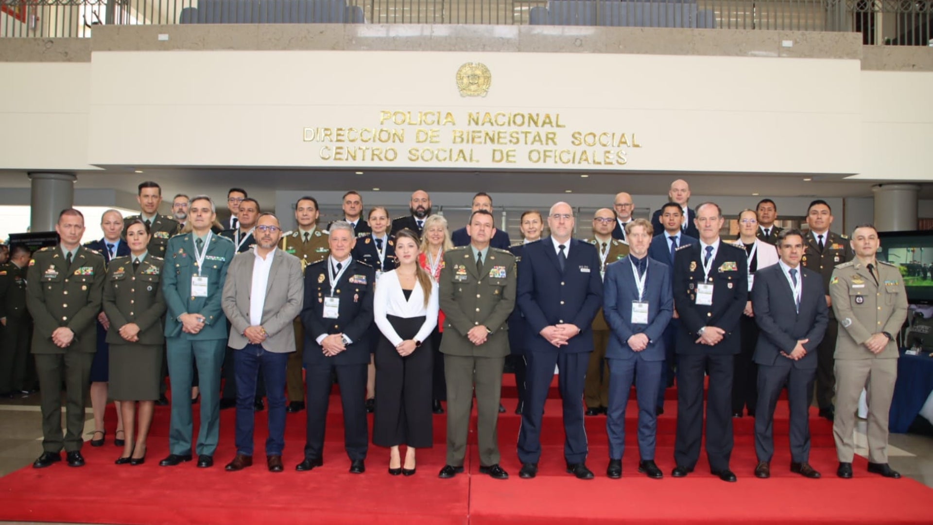 Congreso Internacional de protestas pacíficas Policía Nacional / Colombia / Congreso / protestas / Revista Alternativa / Noticias Caracol / RCN / Noticias RCN / WRadio / Caracol Radio / Redmas / lafm / Revista Semana / Infobae