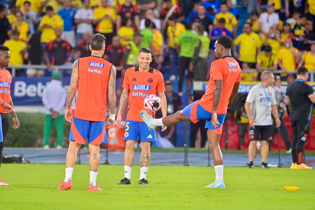 Ecuabet, titulares, estadio Metropolitano, fútbol, Colombia, partido, deporte, previa, equipo, jugadores, emoción, competencia, hinchas, evento deportivo, revista alternativa, noticias