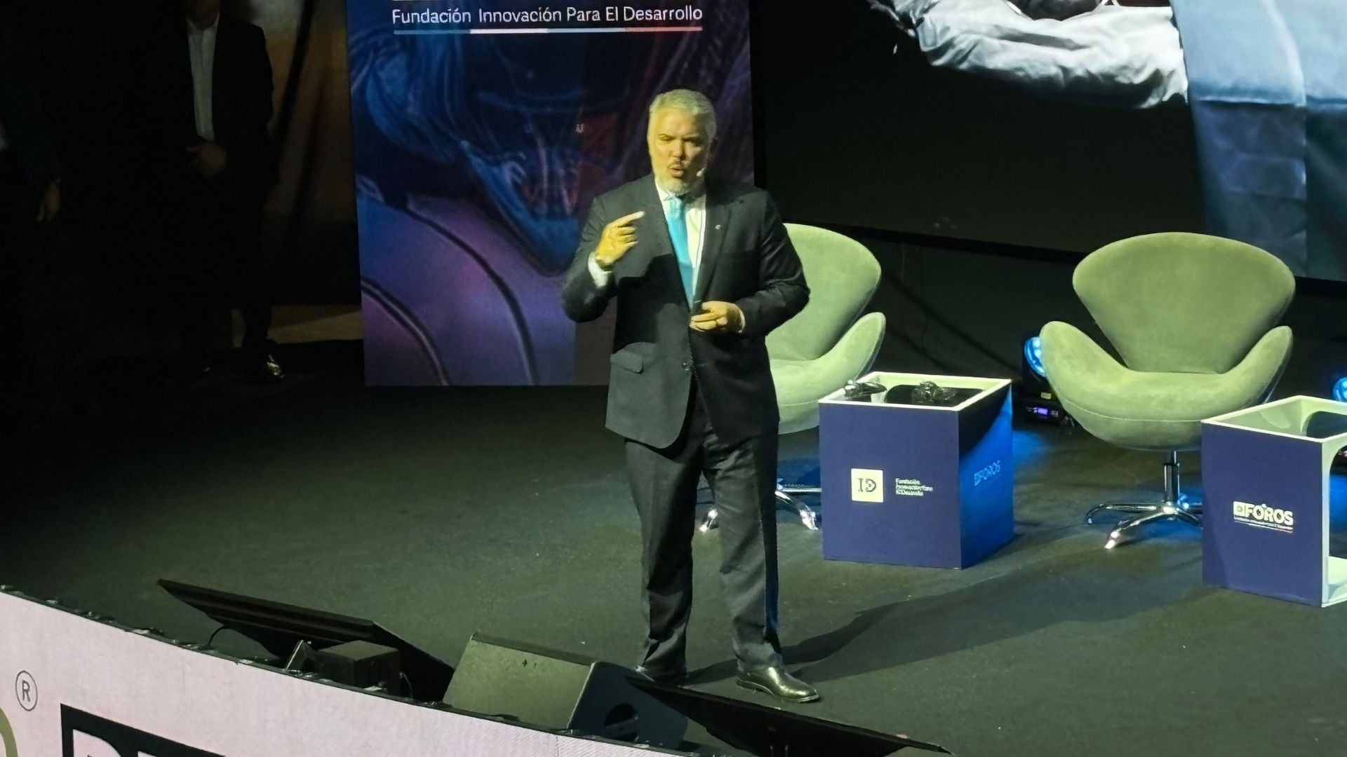 Presidente Iván Duque Expresidente/ Iván Duque/ Corte Constitucional/ magistrado/ Miguel Polo Rosero/ Reelección/ Gustavo Petro/ extensión del mandato/ constituyente/ referéndum/ senadores/ senado/ votos/ votación/ empate/ Revista Alternativa / Noticias Caracol / RCN / WRadio / Caracol Radio / Redmas / lafm / Revista Semana / Infobae