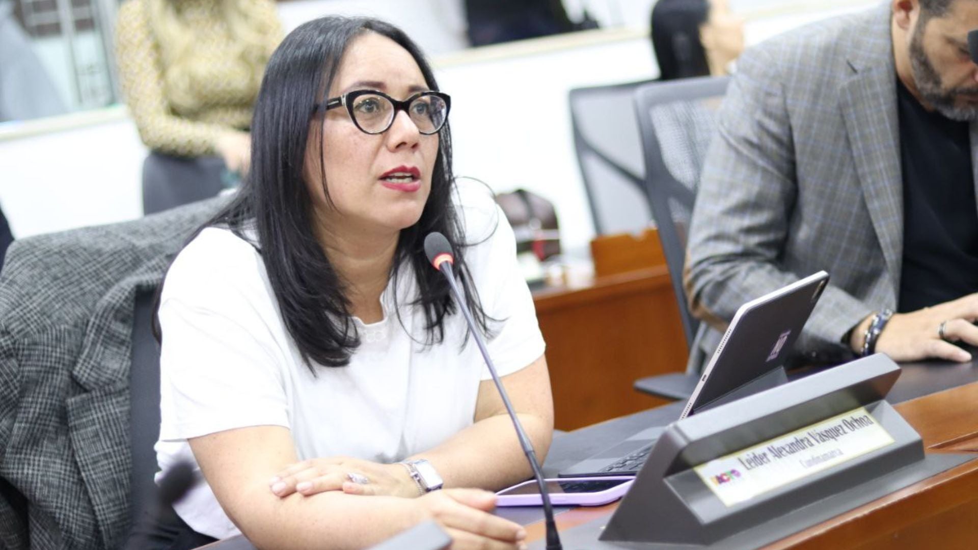 Congresista Alexandra Vásquez, representante a la Cámara por el Pacto Histórico Congresista// Alexandra Vásquez// Representante a la Cámara// Pacto Histórico// denuncia// La Calera// concejales// sesión// agua// cerveza// taberna// Revista Alternativa// Noticias Caracol// Noticias RCN// RCN Radio// La FM// Blu Radio// W Radio// Caracol Radio// Red Más Noticias// Revista Semana// Infobae// La Silla Vacía// La Razón// Las 2 Orillas//