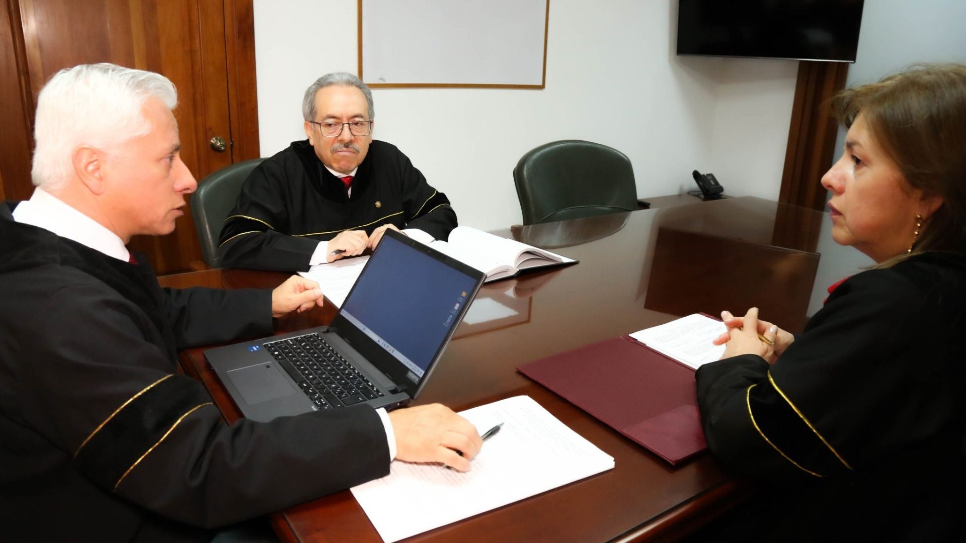 Condena// exgobernadores// Casanare// Corte Suprema de Justicia// Helí Cala López// Whitman Herney Porras Pérez// Revista Alternativa// Noticias Caracol// Noticias RCN// RCN Radio// La FM// Blu Radio// W Radio// Caracol Radio// Red Más Noticias// Revista Semana// Infobae// La Silla Vacía// La Razón// Las 2 Orillas//