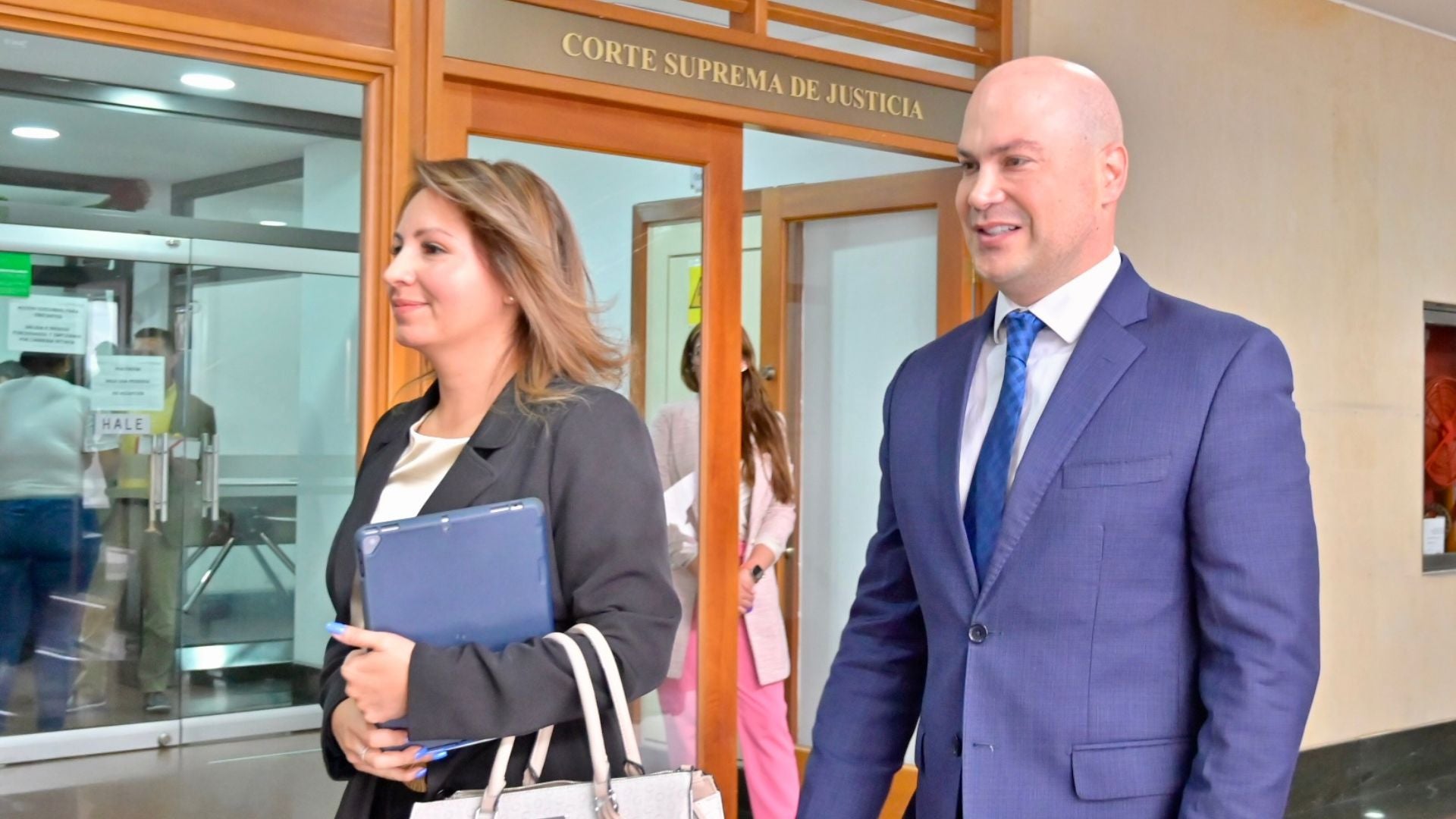 JULIAN PEINADO Congresista// Julián Peinado/ representante a la Cámara// UNGRD// corrupción// indagatoria// Revista Alternativa// Noticias Caracol// Noticias RCN// RCN Radio// La FM// Blu Radio// W Radio// Caracol Radio// Red Más Noticias// Revista Semana// Infobae// La Silla Vacía// La Razón// Las 2 Orillas//