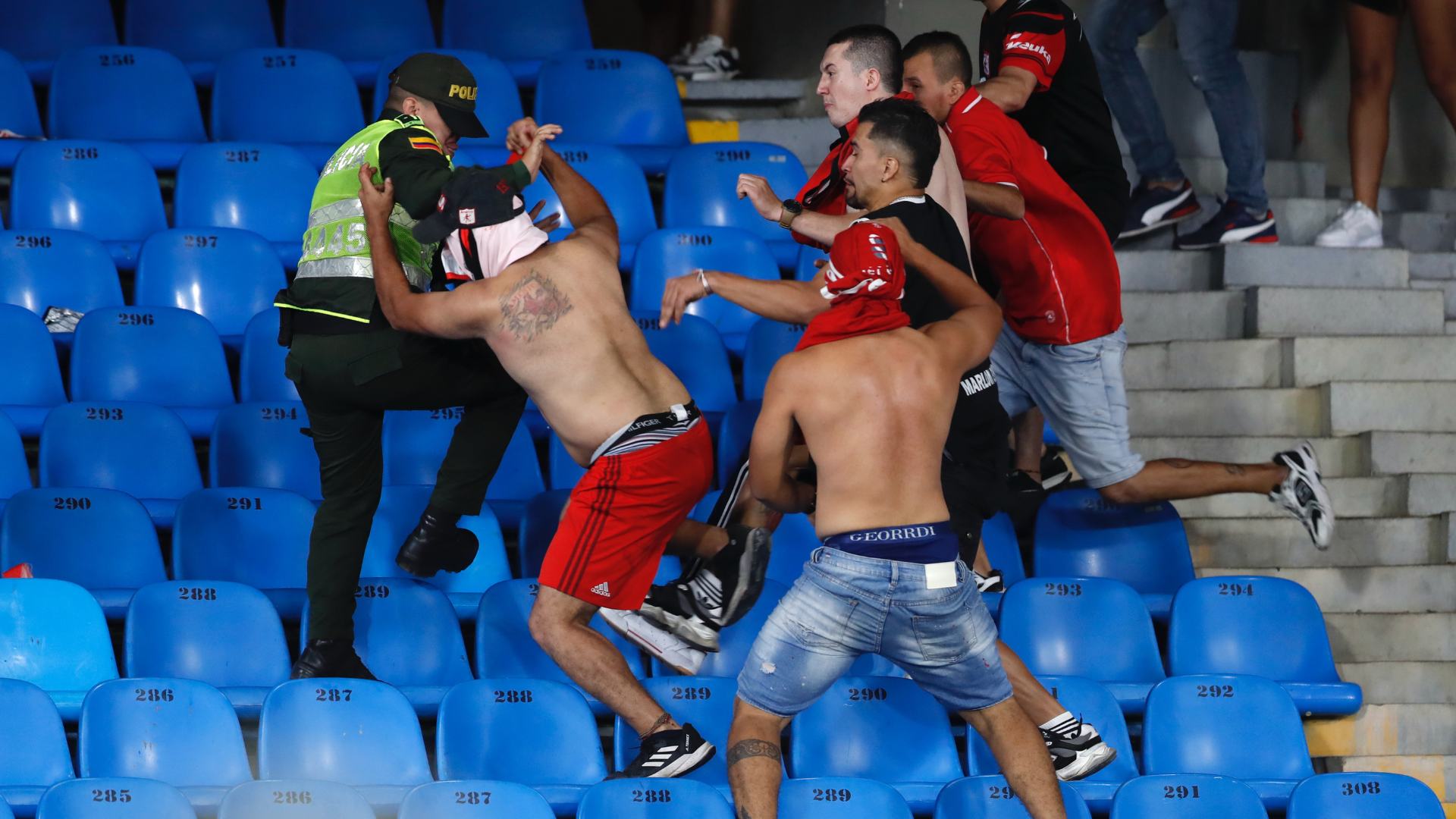 Caos en el Pascual Guerrero final Nacional vs America 9 Futbolo colombiano//Atletico Nacional// America de Cali// Estadio Pascual Gurrero//desmanes//Policia//Copa Colombia//Revista Alternativa