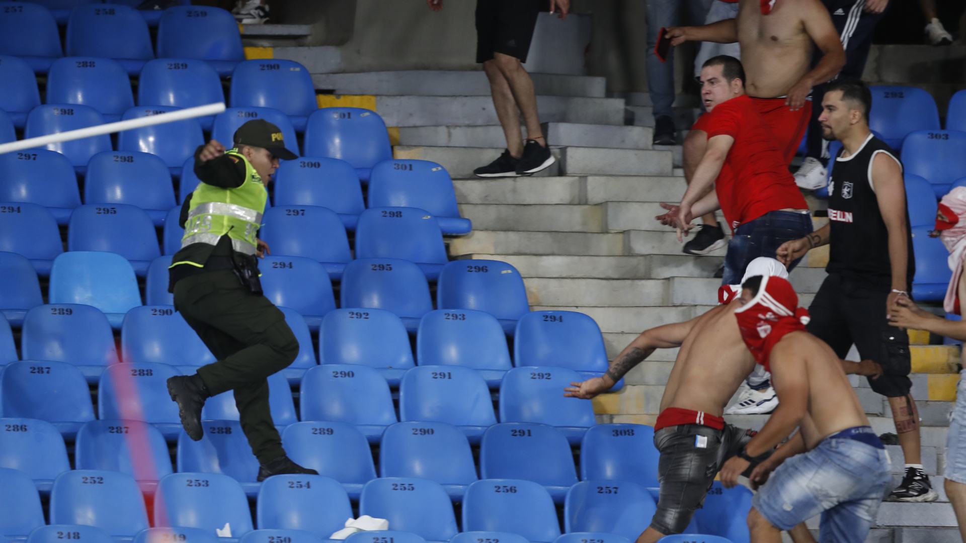 Futbolo colombiano//Atletico Nacional// America de Cali// Estadio Pascual Gurrero//desmanes//Policia//Copa Colombia//Revista Alternativa