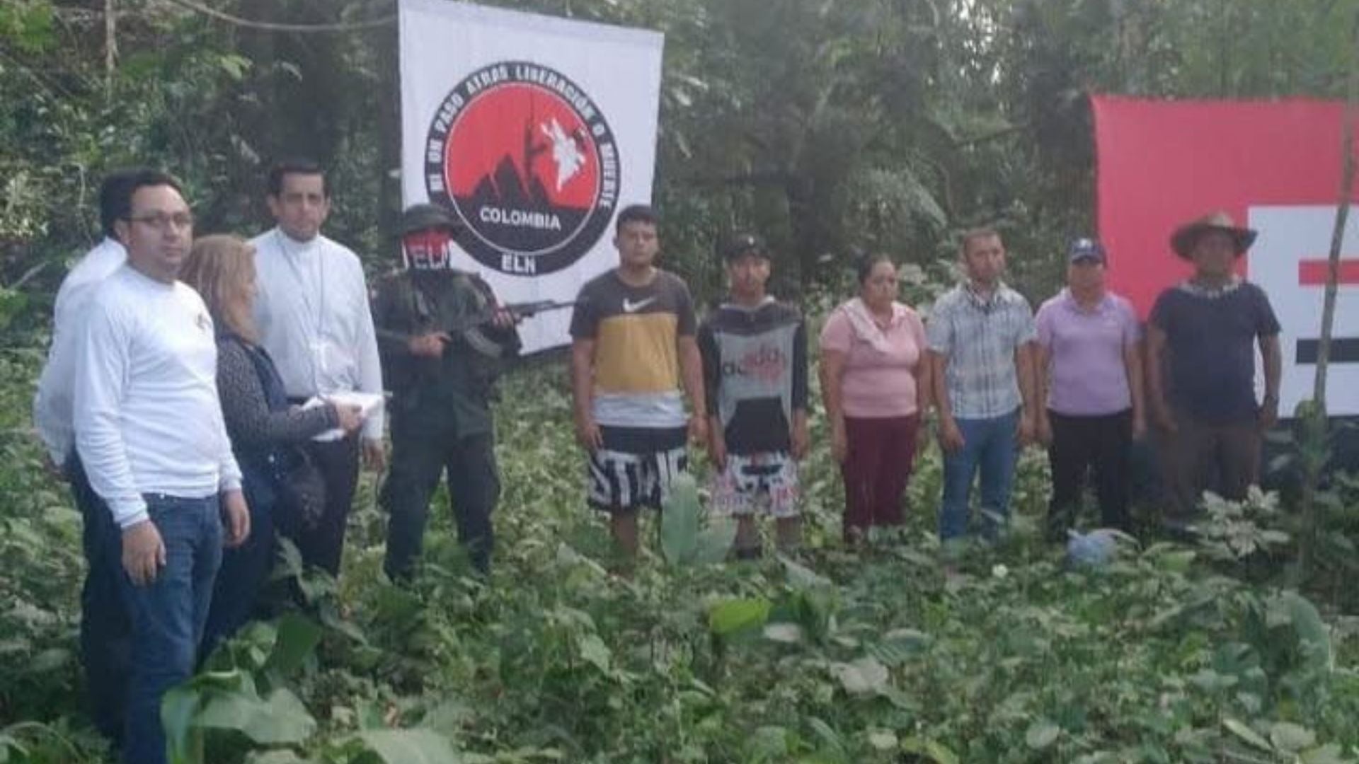 Liberación de firmante de paz con las Farc, secuestrado con su familia y cinco familiares el 08 de enero de 2025 Liberación// ELN// Arauca// Revista Alternativa// Noticias Caracol// Noticias RCN// RCN Radio// La FM// Blu Radio// W Radio// Caracol Radio// Red Más Noticias// Revista Semana// Infobae// La Silla Vacía// La Razón// Las 2 Orillas// Valora Analitik//
